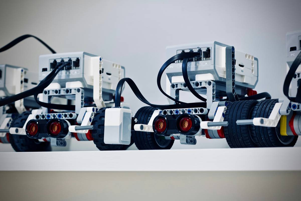 Learn computer programming for robotics with hands-on sensor integration